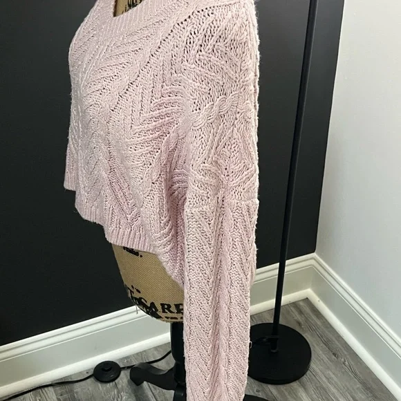 La Hearts Soft Blush V-Neck Sweater - Picture 4 of 10